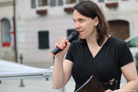 Čebela velikanka potuje po Kamniku (37)